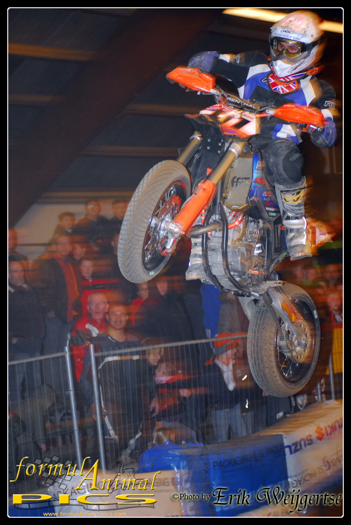 663x1001 pixels (563K)